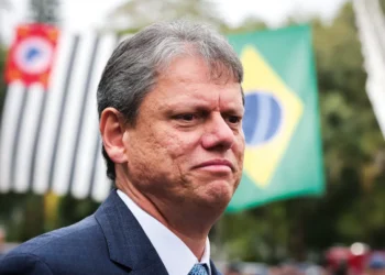 Tarcísio rebate acusações de sabotagem e critica Haddad após derrota de MP