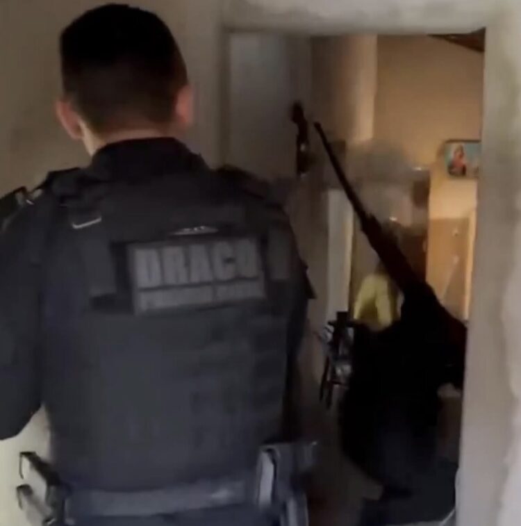 Suspeito do PCC morre em confronto com a Polícia Civil durante operação no Piauí