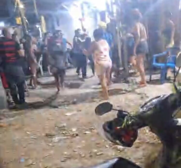 Homem é linchado por populares após ser acusado de envolvimento na morte de menino encontrado em mala em Belém