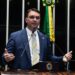 Flávio critica autorização de Moraes para entrevista de Jair Bolsonaro a podcast: ‘Pegadinha’