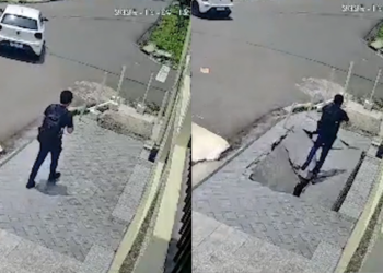 Homem afunda em buraco após calçada ceder na Zona Oeste de Manaus; câmeras registram o momento