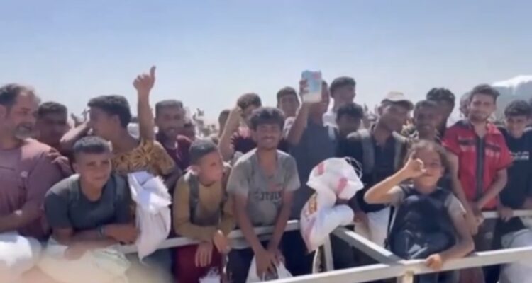 Palestinos comemoram acordo de paz e declaram: “Eu te amo, Trump”