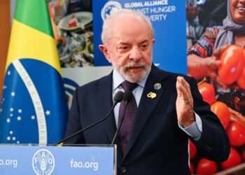 Lula diz que ainda não definiu nome para substituir Barroso no STF e afirma que quer alguém “gabaritado, não um amigo”