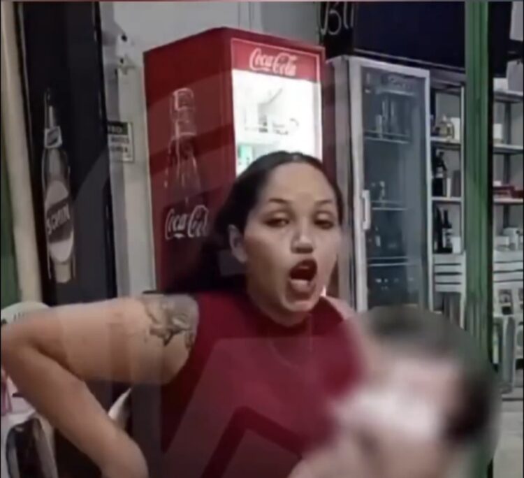Vídeo mostra mãe descontrolada em bar pouco antes de matar a filha bebê