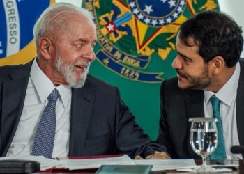 Lula decide indicar Jorge Messias como novo ministro do STF