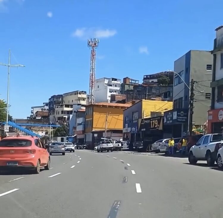 Passageira critica roupa de motorista de aplicativo em Salvador e vídeo viraliza nas redes