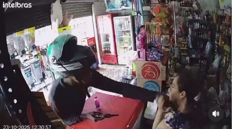 “Vou dar um tiro bem na sua cara”: assaltante rende mulher e ameaça em comércio no bairro Liberdade, em Itaituba