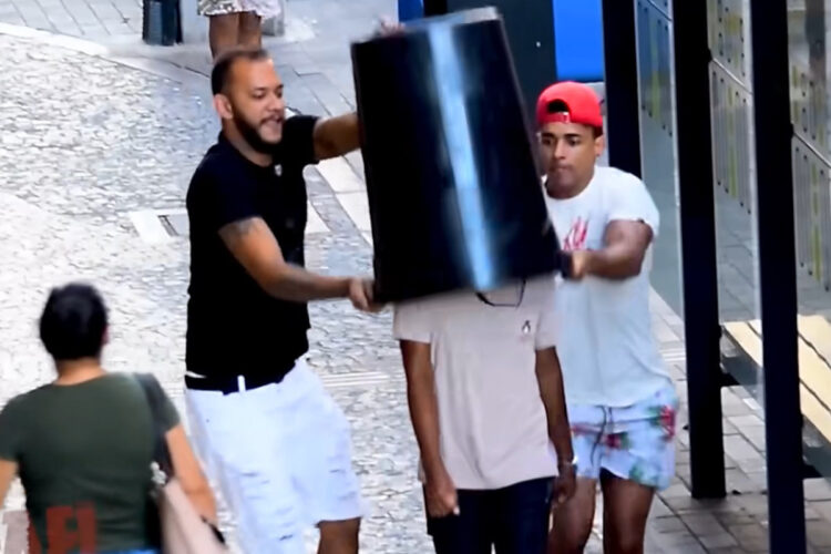 Influenciador Rafael Chocolate é condenado a pagar R$ 50 mil por expor vítimas em vídeos de “pegadinhas”