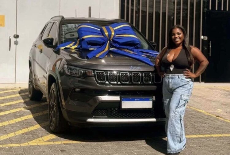 Merianne, a “Diva do Cras”, diz que foi cortada do Bolsa Família após denúncia de compra de carro e iPhone 17