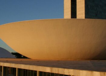 Dívida pública federal sobe 2,59% em agosto e Tesouro eleva projeção para estoque