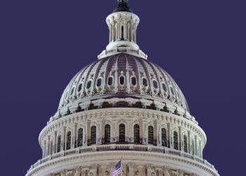 EUA entram em primeiro shutdown desde 2019 após impasse entre Trump e democratas