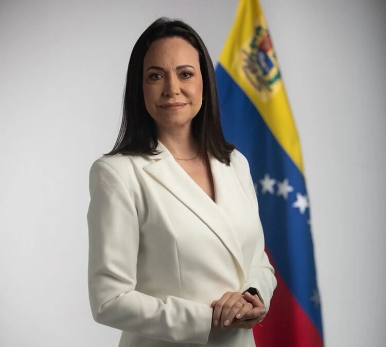 ‘Estou em choque’, diz María Corina Machado após vencer premiação