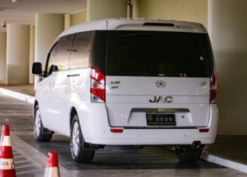 Senado aluga 79 SUVs de luxo com teto solar por R$ 47 milhões