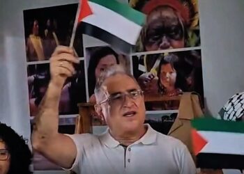 Ex-prefeito Edmilson Rodrigues participa de ato do MST em apoio à Palestina e gera críticas nas redes sociais