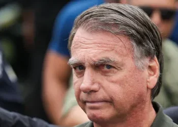 Ministro Alexandre de Moraes decreta início imediato da execução da pena de 27 anos de Jair Bolsonaro