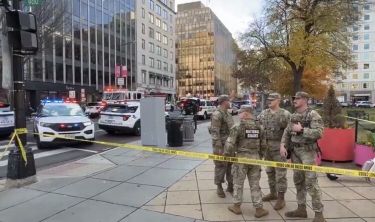 Soldados são baleados perto da Casa Branca, e residência de Trump entra em lockdown