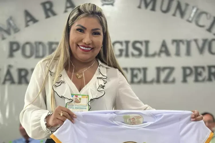 Prefeita de Oeiras do Pará agride mulher em evento e PM é cobrada por omissão