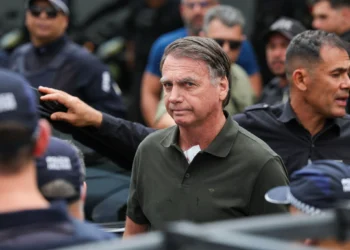Em crise, Bolsonaro soluça há 23 horas e tem apresentado quadro de vômito seguido de broncoaspiração