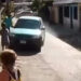 Motorista tenta jogar carro contra bandido mas acaba atropelando vítima do assalto