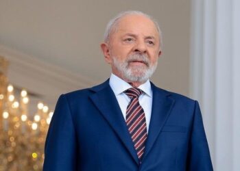 Lula chega a Belém e inaugura obras de melhorias em aeroporto para a COP 30