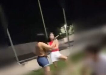 Mulher de 35 anos xinga adolescente em condomínio de Ananindeua. A suspeita é de ciúmes