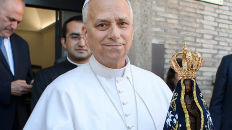 Papa Leão XIV alerta católicos de que Jesus é único Salvador e impõe limites para veneração a Maria