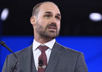 STF tem maioria para tornar Eduardo Bolsonaro réu por coação