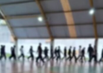 ‘Entrar na favela e deixar corpo no chão’: alunos de escola cívico-militar cantam músicas do Bope no Paraná