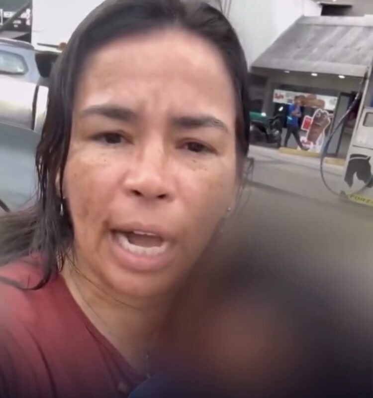 Mãe se revolta após filha ser ass@ltada dentro do carro: “a galerinha do PT defende”