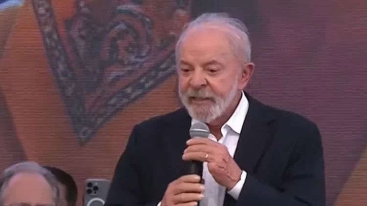 Lula diz que seu governo teria evitado 80% das mortes por Covid no Brasil