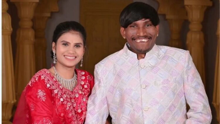 Casamento do “homem mais bonito da Índia” gera polêmica após ele cuspir na noiva