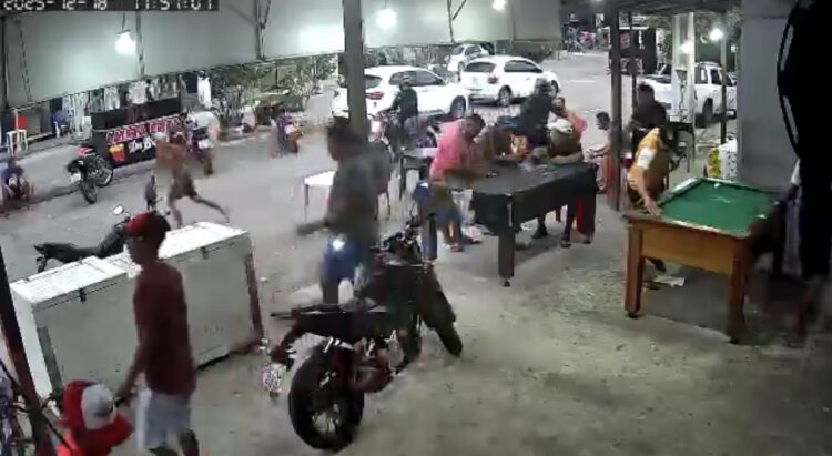 Assalto à mão armada em bar perto do Portal da Amazônia provoca pânico em clientes
