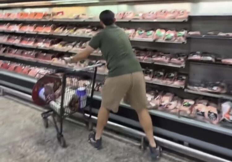 Jovem viraliza ao usar estratégia inusitada em “1 minuto de compras grátis”