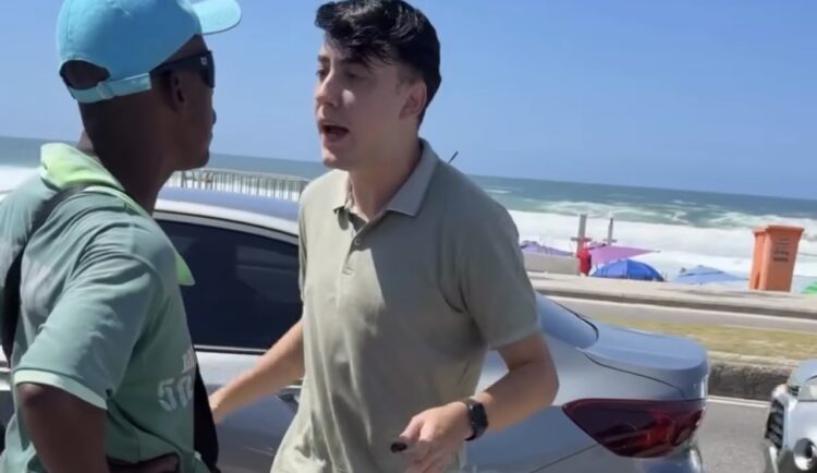Homem confronta flanelinhas na praia e denuncia esquema de extorsão