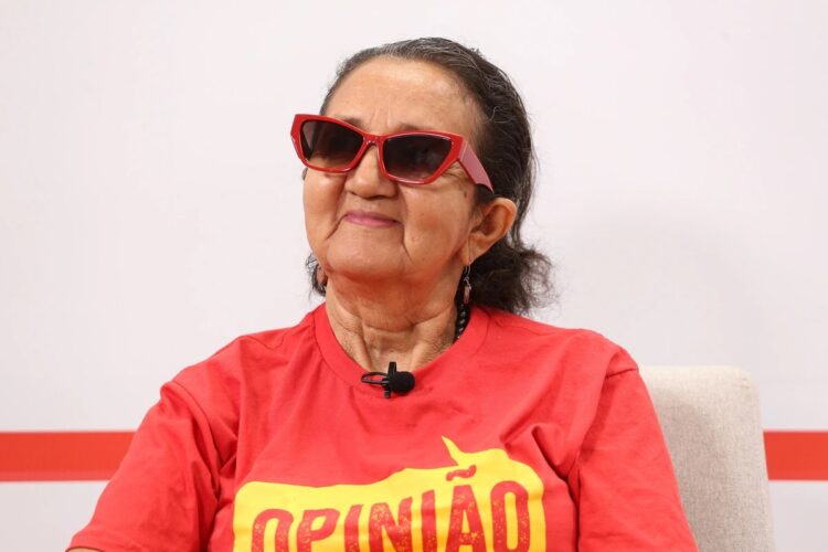 Sorrindo, ex-candidata ao Governo do Piauí é pres@ por suspeita de furt@r colar