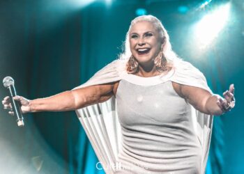 Fafá de Belém vai ao Rio, canta em ato petista e puxa coro de “Vermelho” contra o PL da Dosimetria