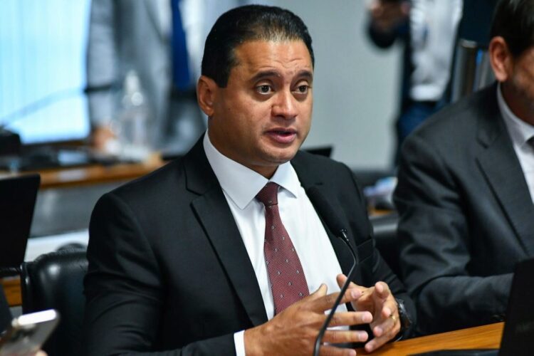 PF faz buscas contra senador Weverton Rocha em nova fase de operação sobre fr4udes no INSS