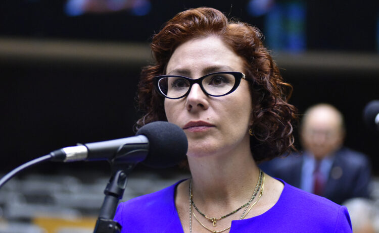 Zambelli sofre agressões na prisão na Itália e é transferida de cela