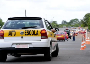 CNH sem autoescola é aprovada por unanimidade; aulas deixam de ser obrigatórias