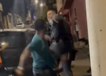 Homem é morto por PM após dar soco na cabeça de policial durante abordagem em SP