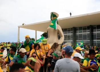 Justiça da Argentina decide extraditar foragidos do 8 de janeiro após pedido de Alexandre de Moraes