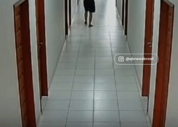 Homem leva duas f@cad4s na bvnd4 em Hotel após cena de traição em flagrante