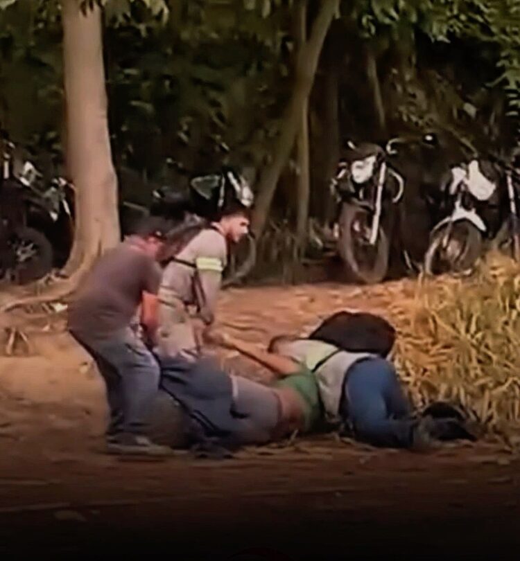 Homem tenta furtar motos e é amarrado pela população, em Barcarena