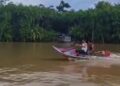 Paraense viraliza ao transformar rabeta em “jet ski” artesanal no Marajó