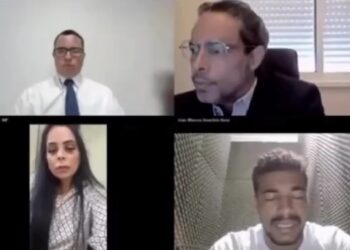 Homem que matou rival em academia chora ao falar da família durante audiência