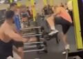 Homem arremessa pesos contra rival durante confusão em academia