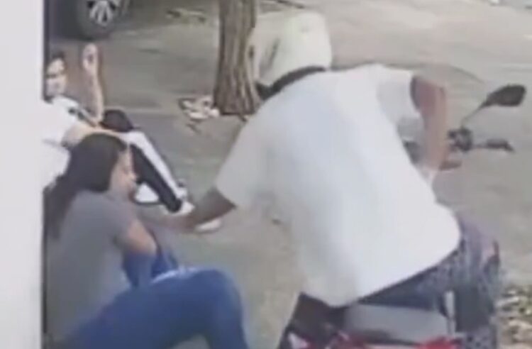 Trabalhadoras são surpreendidas por assalto em plena via pública