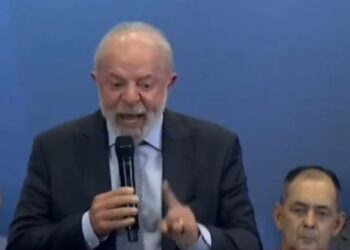 Lula se refere a Erika Hilton no masculino durante discurso e provoca reação nas redes