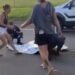 “Ela está viva”: testemunha alerta após equipe do Samu cobrir vítima atropelada
