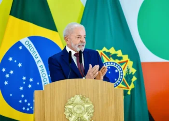 Lula cita caso do Banco Master e critica quem defende Vorcaro: “falta vergonha na cara”